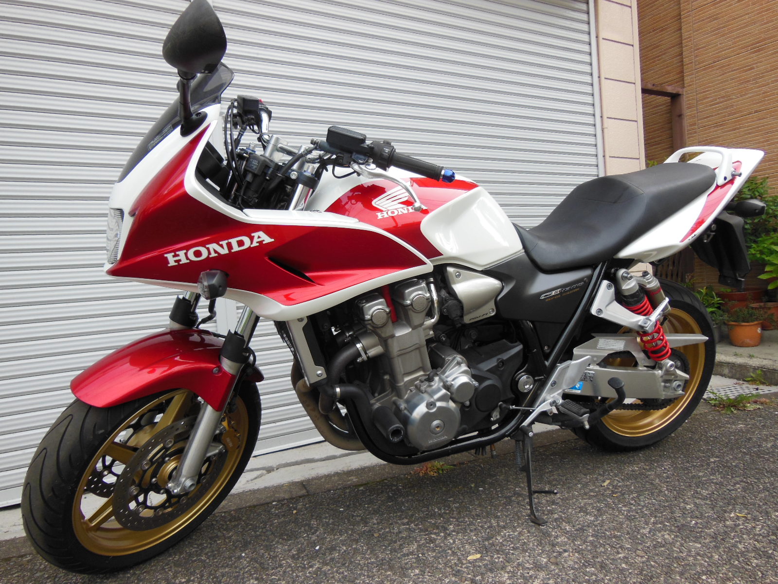 CB1300F