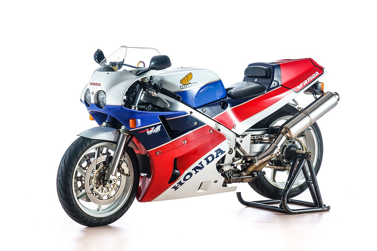 ホンダ　VFR750R RC30